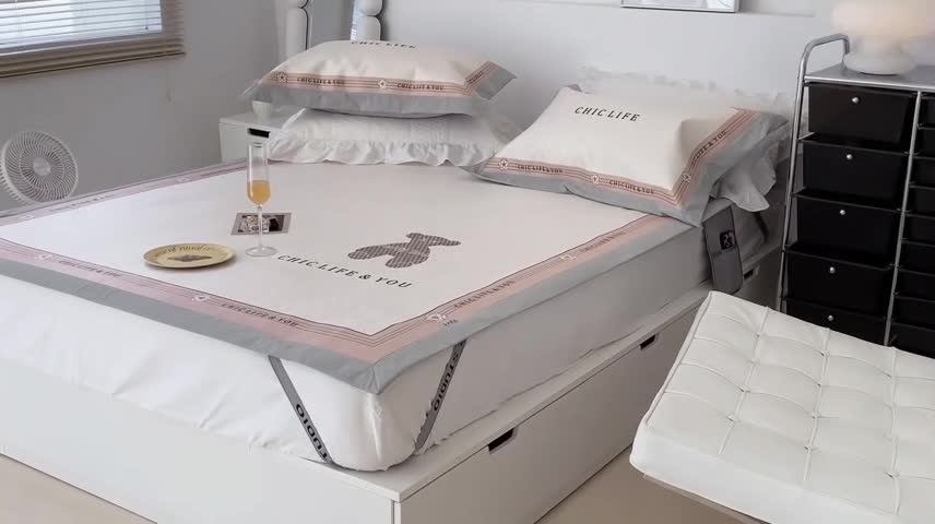 91家纺网 家纺一手货源 找家纺 昔可 2022新款大版数码水洗冰沐丝凉席 千鸟格纹熊