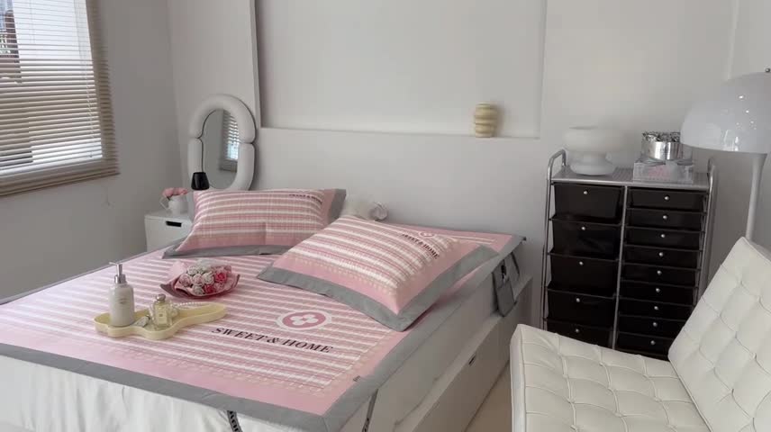 91家纺网 家纺一手货源 找家纺 昔可 2022新款大版数码水洗冰沐丝凉席 香香四叶花粉