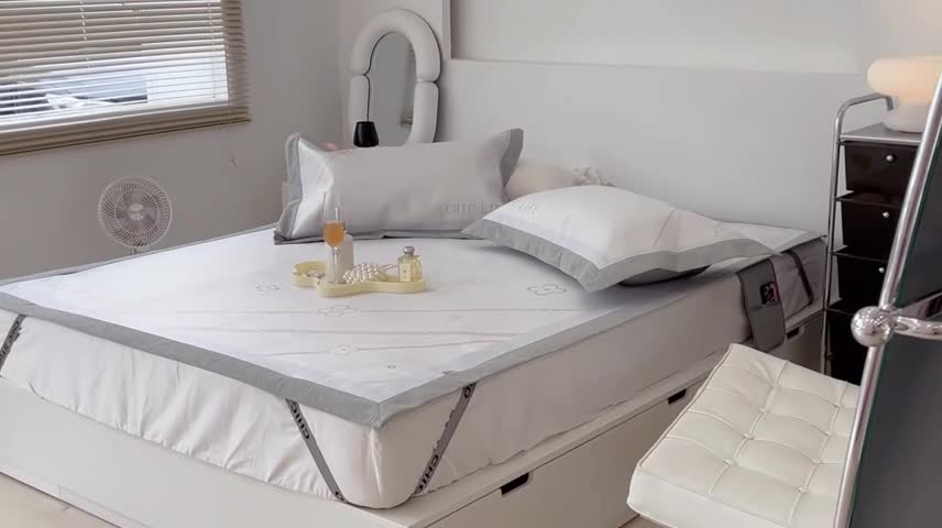 91家纺网 家纺一手货源 找家纺 昔可 2022新款大版数码水洗冰沐丝凉席 幸运花链蓝