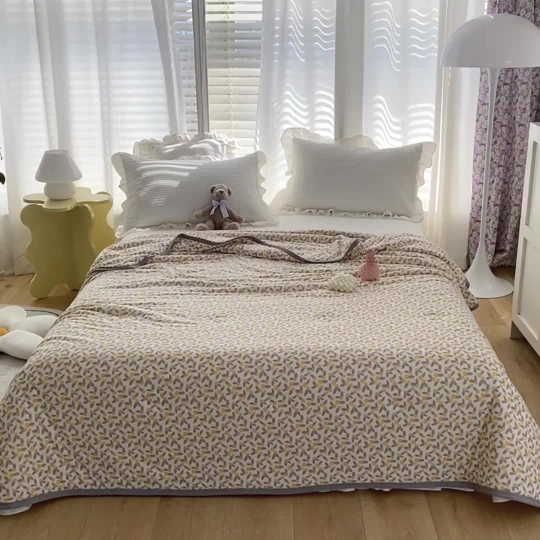 91家纺网 家纺一手货源 找家纺 梦享生活家居 2022新款针织棉卡通大豆夏被 春语