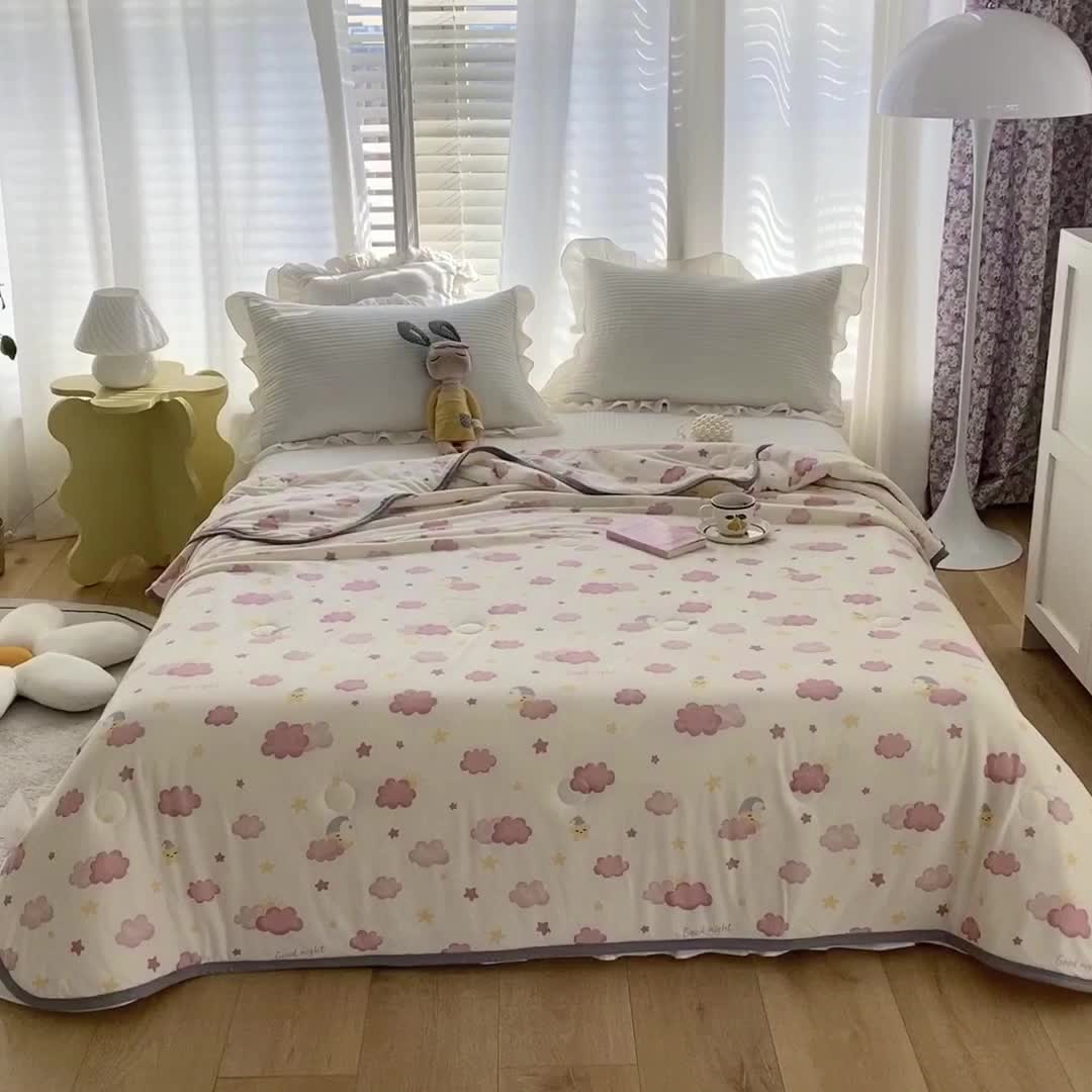 91家纺网 家纺一手货源 找家纺 梦享生活家居 2022新款针织棉卡通大豆夏被 晚安宝贝（粉）