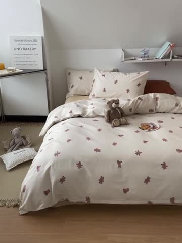 91家纺网 家纺一手货源 找家纺 棉眠 2022春夏新款全棉混搭四件套 滚滚熊（枕套默认混搭）