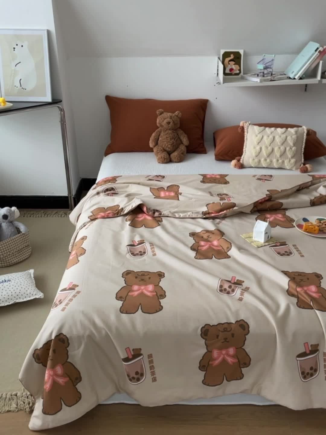 91家纺网 家纺一手货源 找家纺 棉眠 2022新款13070全棉卡通系列夏被 熊熊奶茶