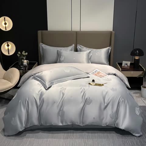 91家纺网 家纺一手货源 找家纺 遇见家居2022新款水洗磨毛亲肤棉贡缎提花四件套 柏林-浅灰