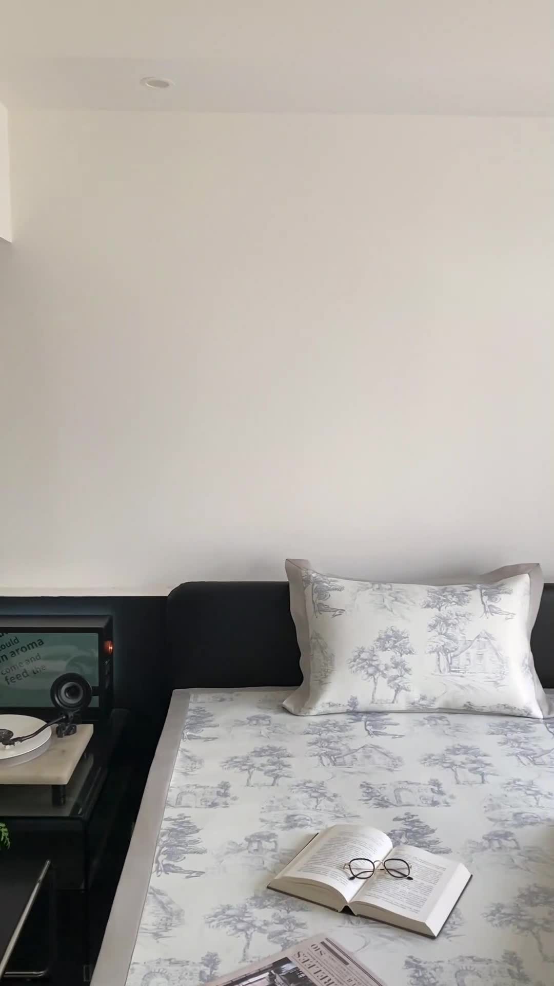 91家纺网 家纺一手货源 找家纺 三味舒屋 2025新款西西里印花冰丝席-床笠款实拍2 西西里灰色