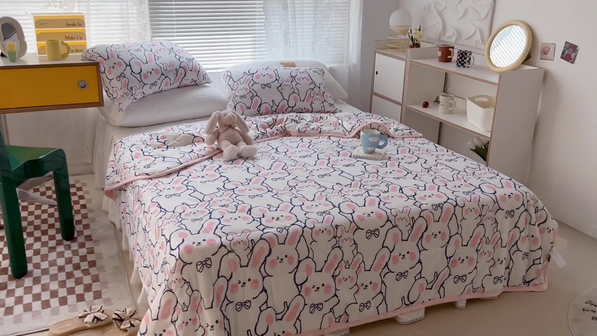 91家纺网 家纺一手货源 找家纺 昔可 2022新款包边牛奶丝针织夏被 粉粉兔