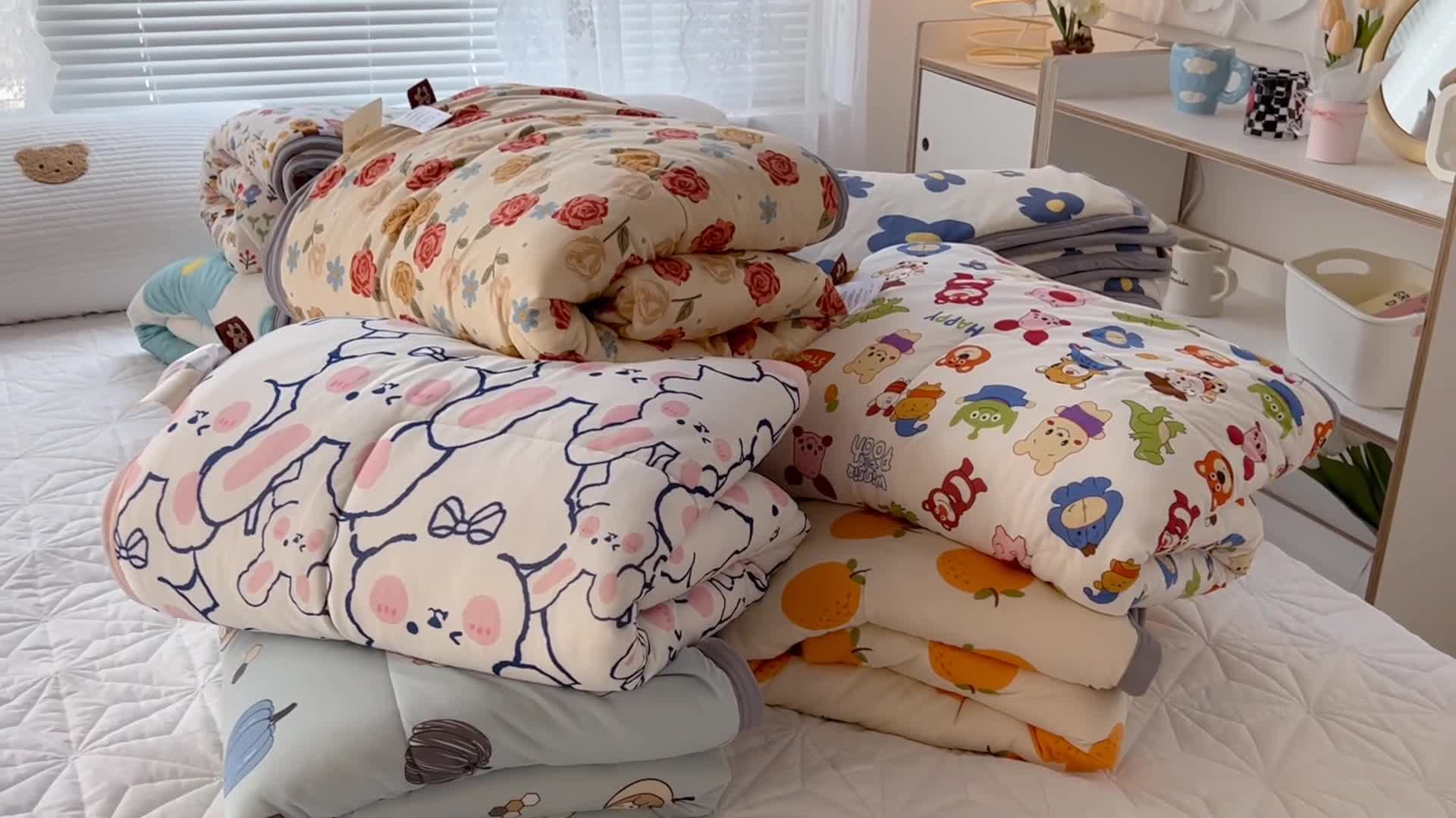 91家纺网 家纺一手货源 找家纺 （总）昔可 2022新款卡通包边牛奶丝针织夏被