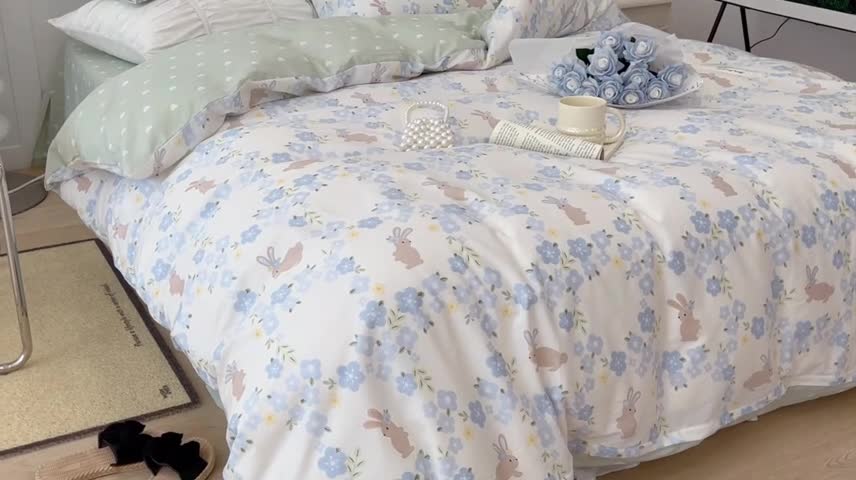 91家纺网 家纺一手货源 找家纺 昔可 2022新款全棉梦幻花园系列印花四件套 朵拉兔