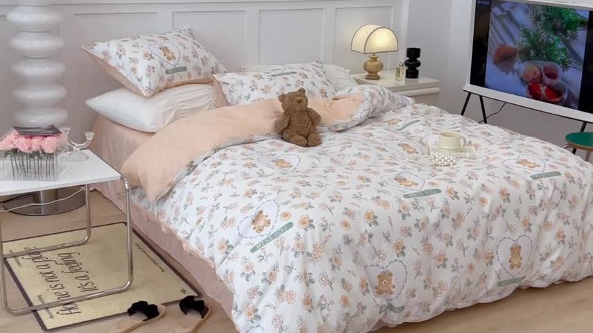 91家纺网 家纺一手货源 找家纺 昔可 2022新款全棉梦幻花园系列印花四件套 彼德熊