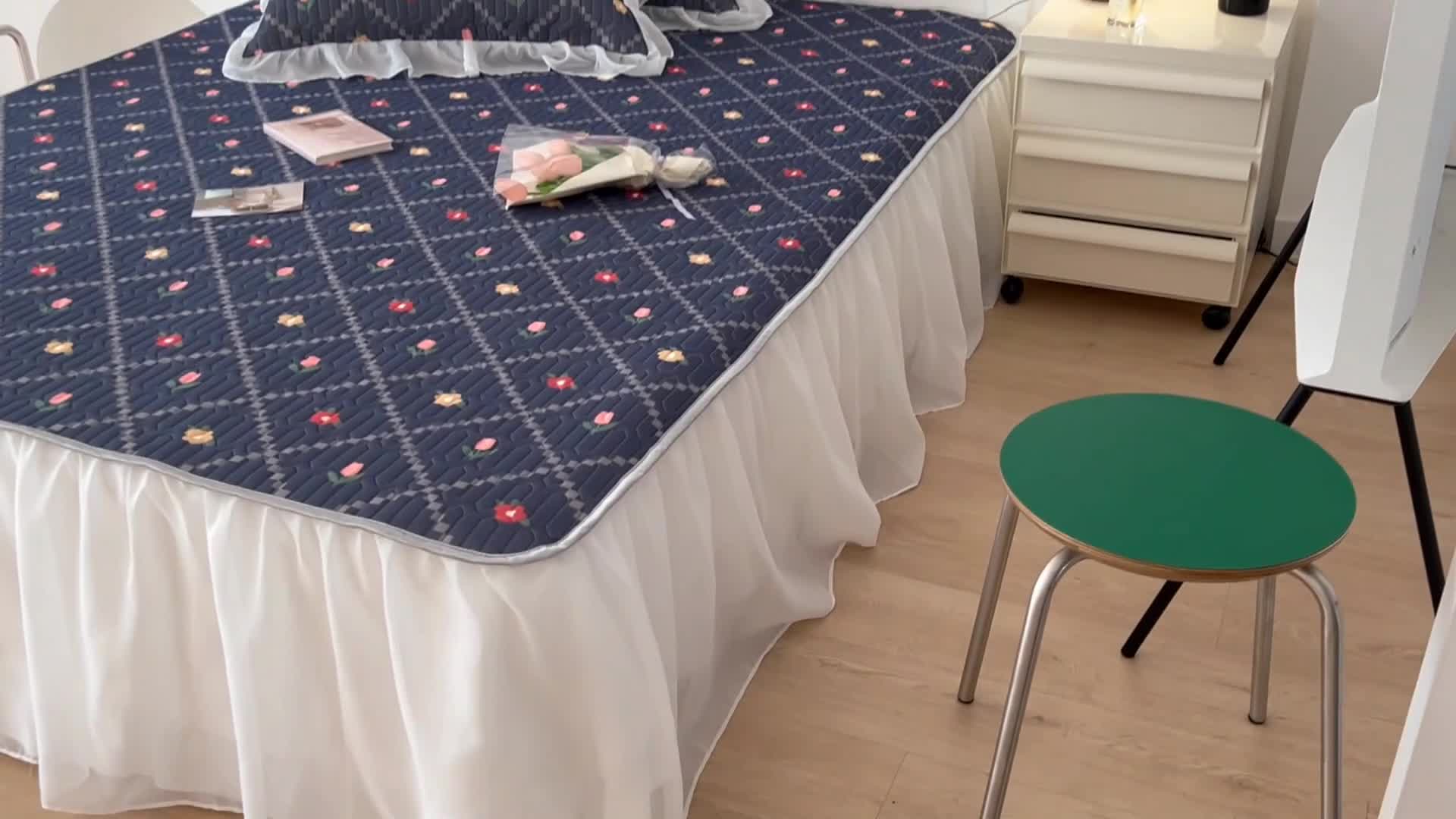 91家纺网 家纺一手货源 找家纺 昔可 2022新款ins风小清新床裙款乳胶凉席三件套 床裙款-菱形小花深蓝