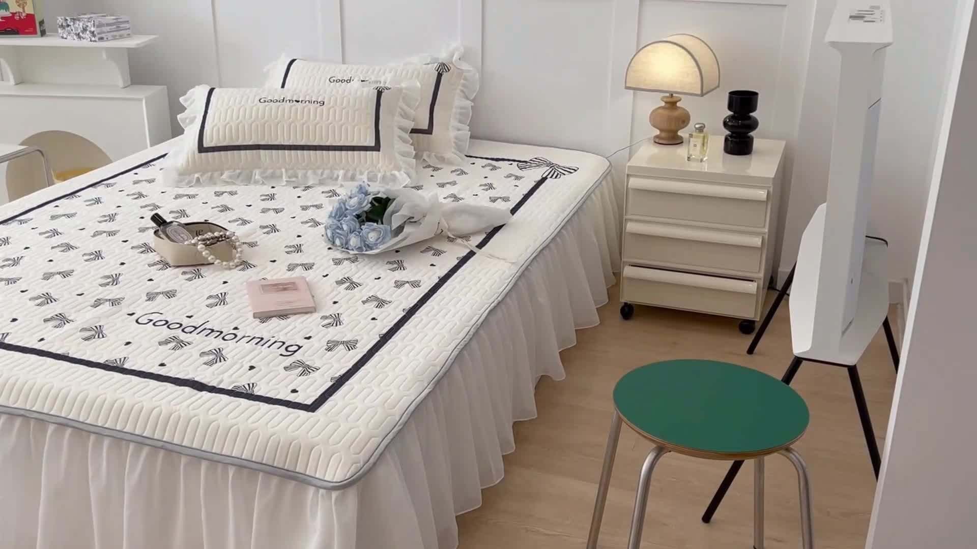 91家纺网 家纺一手货源 找家纺 昔可 2022新款ins风小清新床裙款乳胶凉席三件套 床裙款-法式赫本蝴蝶结