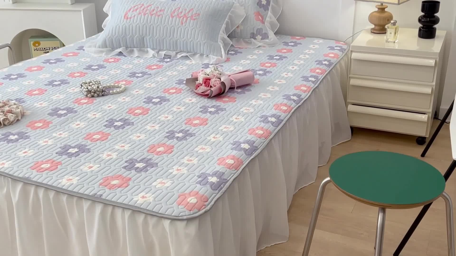 91家纺网 家纺一手货源 找家纺 昔可 2022新款ins风小清新床裙款乳胶凉席三件套 床裙款-浪漫仲夏