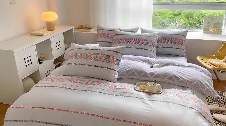 91家纺网 家纺一手货源 找家纺 田野 2022新款13372全棉小清新印花四件套 浮光