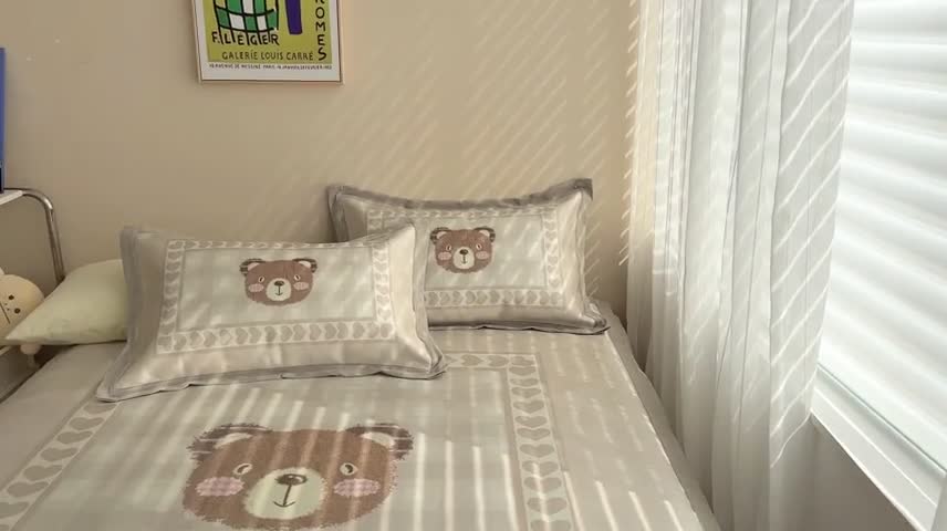 91家纺网 家纺一手货源 找家纺 时年 2022新款全工艺环保数码印花高品质水洗冰丝凉席 爱心熊