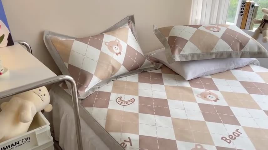 91家纺网 家纺一手货源 找家纺 时年 2022新款全工艺环保数码印花高品质水洗冰丝凉席 月亮宝贝