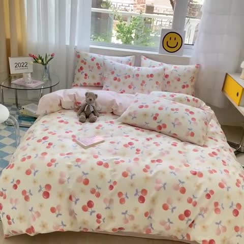 91家纺网 家纺一手货源 找家纺 桃子家居 2022新款ins小清新奶油卡通纯棉系列四件套 花朵小樱桃