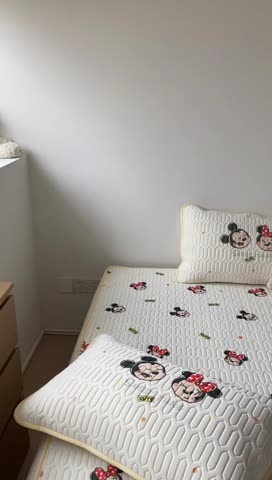 91家纺网 家纺一手货源 找家纺 朗莎家纺 2022新款可机洗凉感丝卡通乳胶凉席 米妮