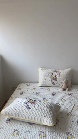 91家纺网 家纺一手货源 找家纺 朗莎家纺 2022新款可机洗凉感丝卡通乳胶凉席 黛丝