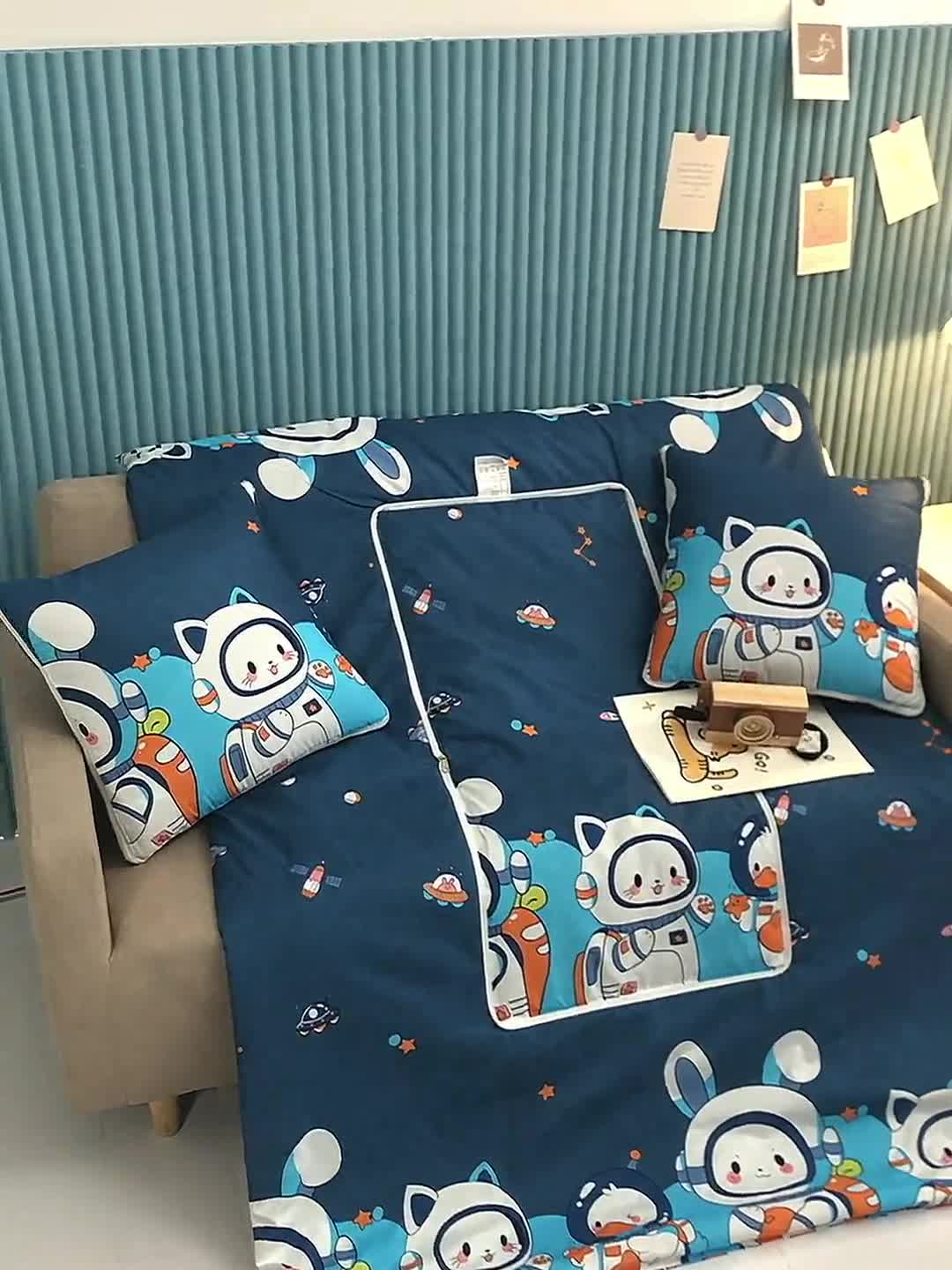 91家纺网 家纺一手货源 找家纺 枕芯真意 2023新款精疏棉抱枕被遨游