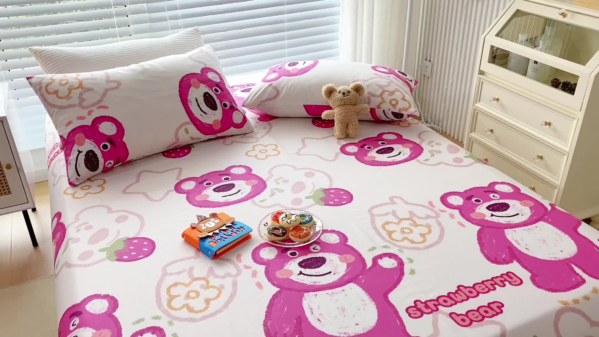 91家纺网 家纺一手货源 找家纺 金丝鸟 2022新款全棉床单单品 草莓熊