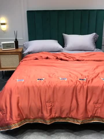 91家纺网 家纺一手货源 找家纺 汇庭 2021新款马德里系列纯色夏被 爱马仕橙