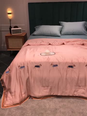 91家纺网 家纺一手货源 找家纺 汇庭  2020新款马德里夏被系列-实拍图 马德里粉色
