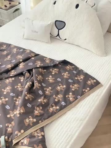 91家纺网 家纺一手货源 找家纺 汇庭 2022新款60sA类长绒棉大豆夏被 皮皮熊