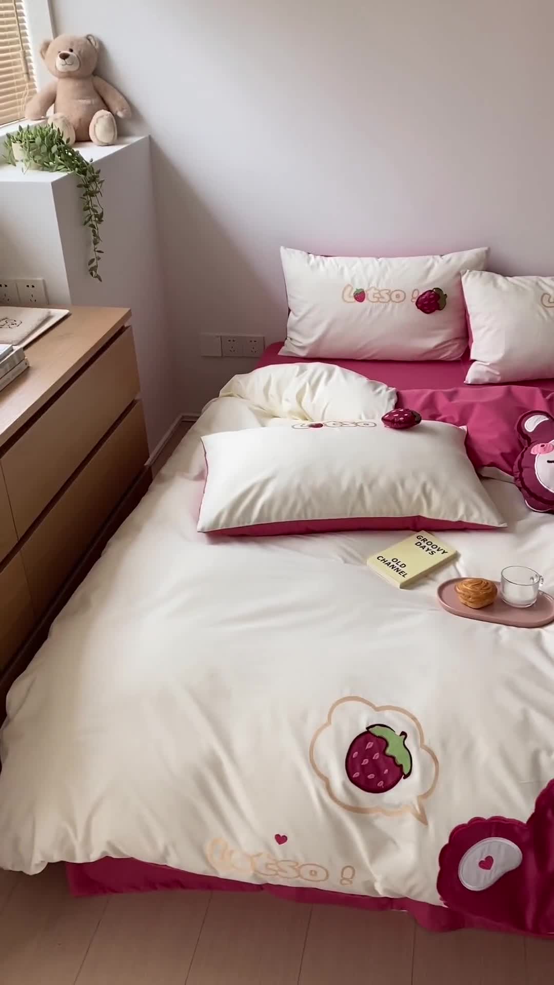 91家纺网 家纺一手货源 找家纺 朗莎 2022新款全棉水洗棉迪士尼系列四件套 草莓熊