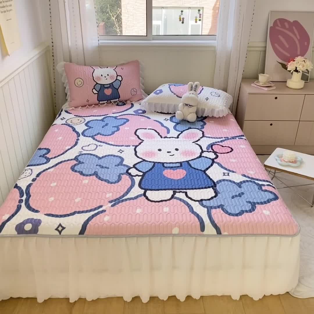 91家纺网 家纺一手货源 找家纺 顾里 2022新款ins韩系仙女温柔床裙系列席 草莓小兔