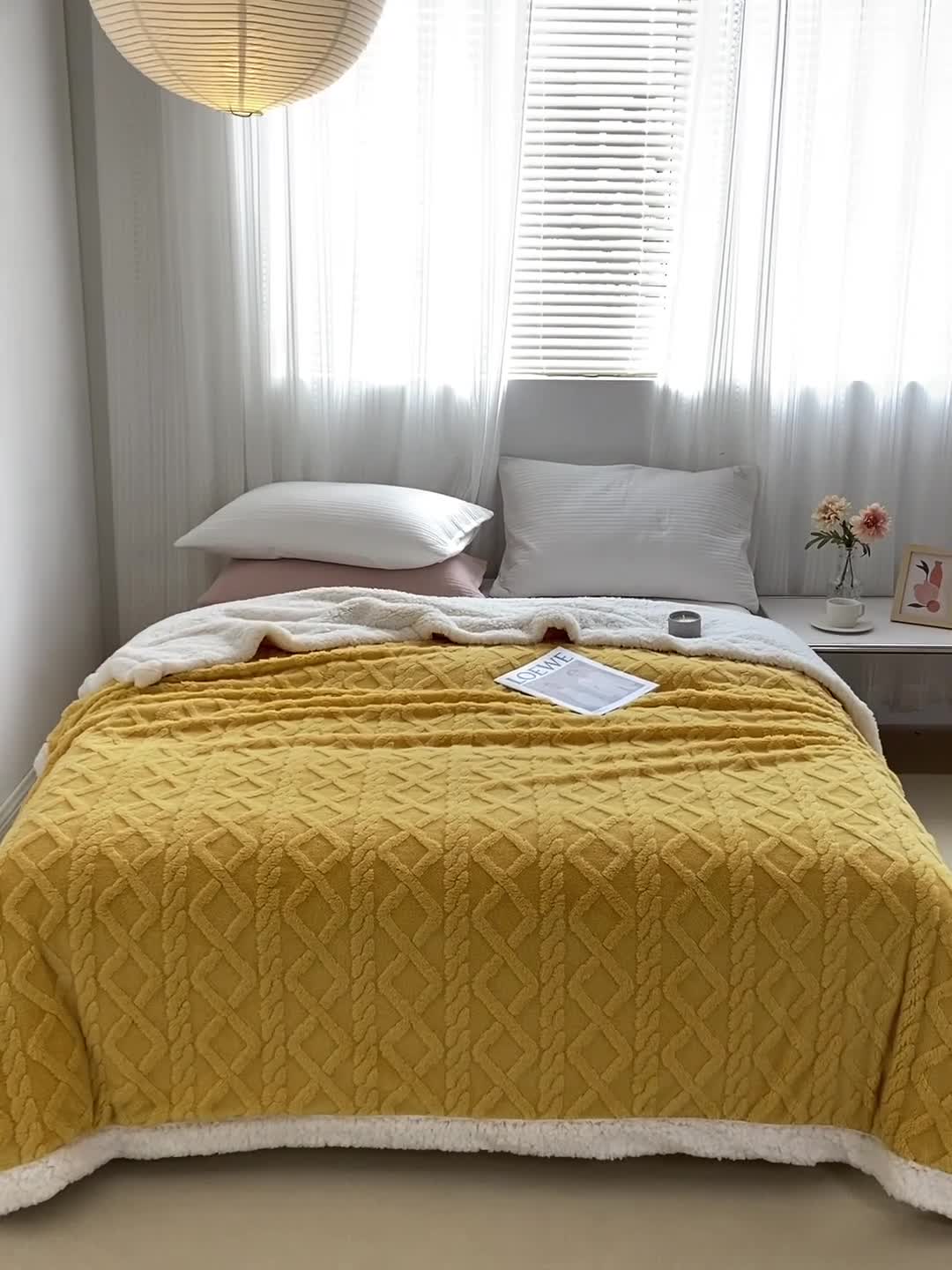 91家纺网 家纺一手货源 找家纺 羋多 2023年新款AB版提花塔芙绒羊羔绒毯子舒棉绒毛毯 姜黄-白