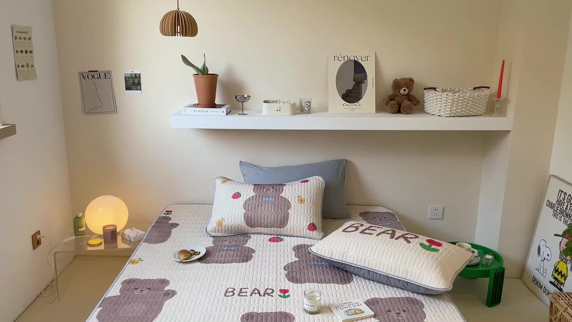 91家纺网 家纺一手货源 找家纺 顾里家纺 2022新款韩系凉感印花圆网软席 草莓小熊