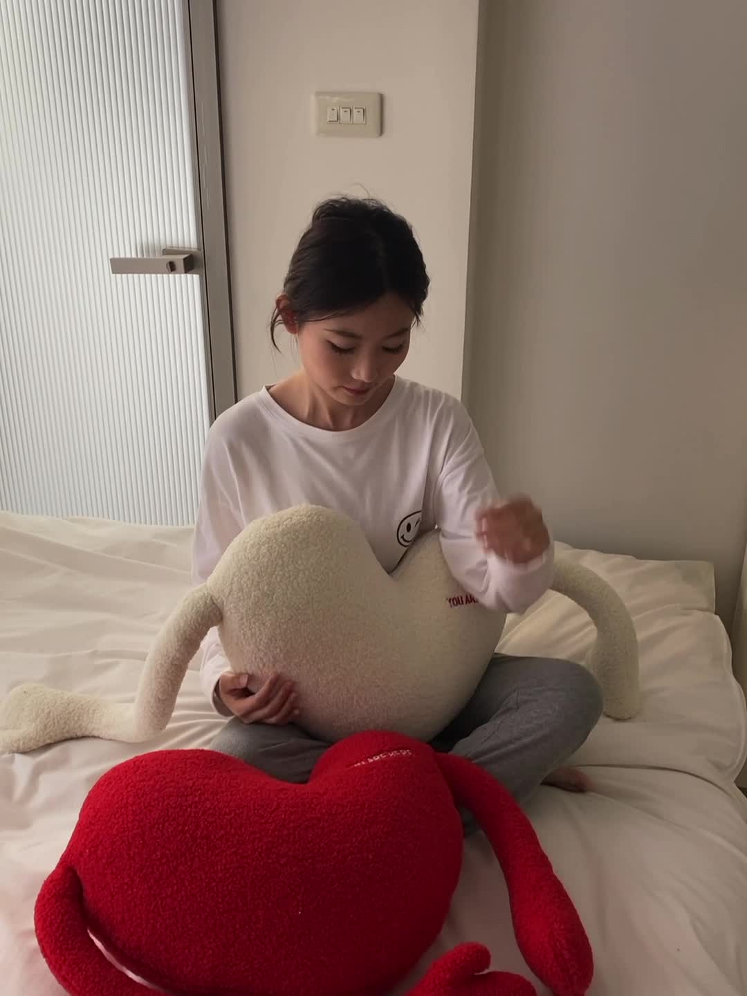 91家纺网 家纺一手货源 找家纺 （总）美茉 2022新款爱的相拥心形抱枕