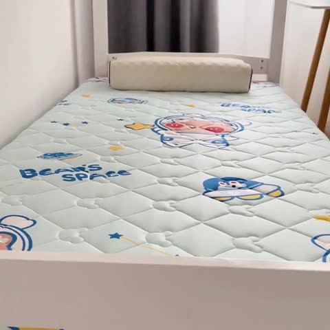 91家纺网 家纺一手货源 找家纺 寐珂 2025新款A类针织大豆学生床垫 太空熊