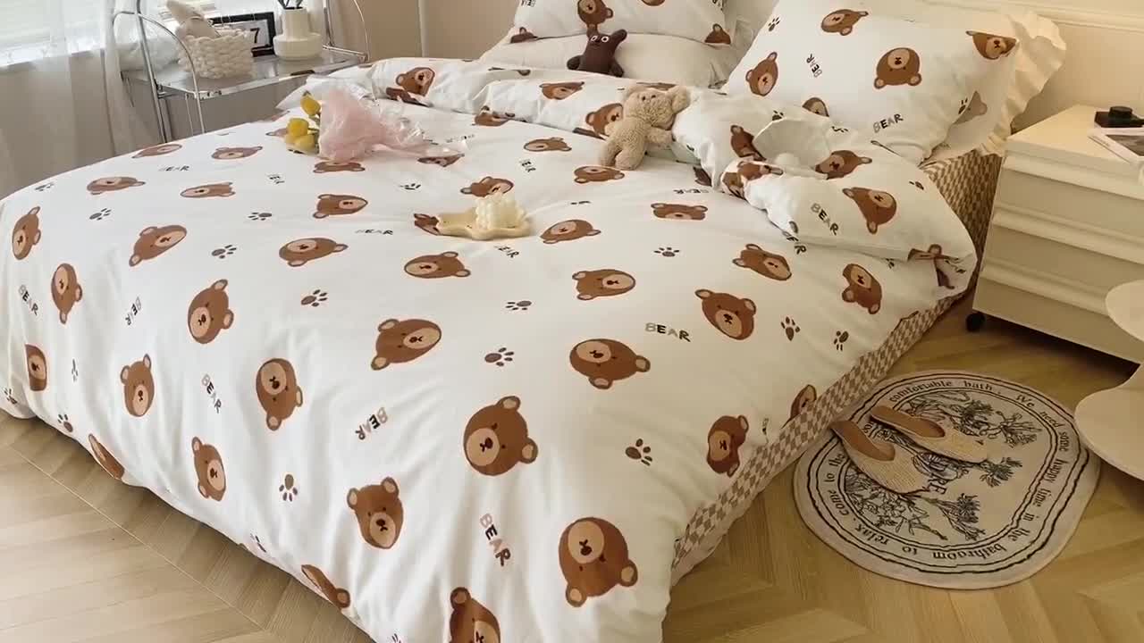91家纺网 家纺一手货源 找家纺 卡巴伦 2023新款全棉花漾系列四件套 bear小熊