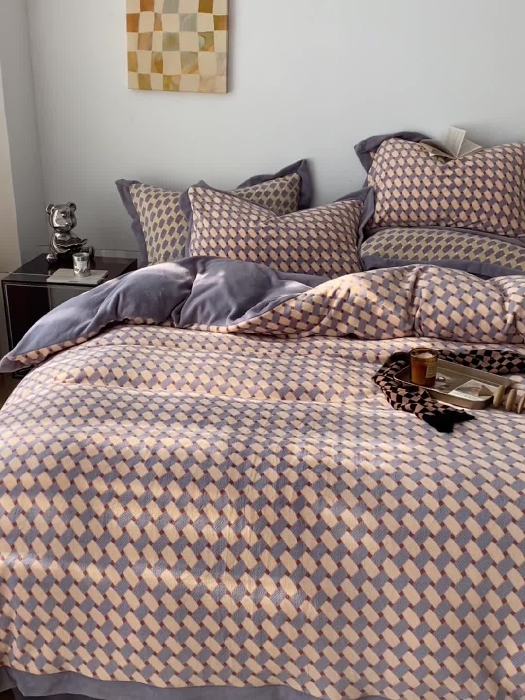 91家纺网 家纺一手货源 找家纺 佳梦家纺 2022新款240克高端色织牛奶绒四件套-织梦 织梦（牙白）