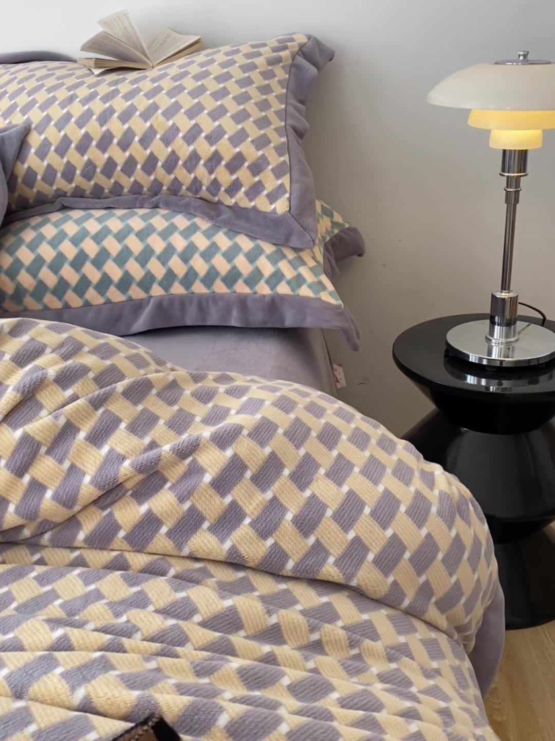 91家纺网 家纺一手货源 找家纺 佳梦家纺 2022新款240克高端色织牛奶绒四件套-织梦 织梦（胭脂）