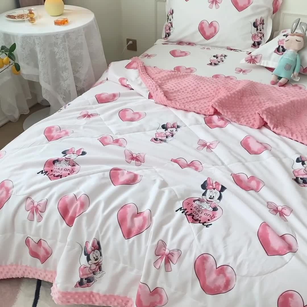 91家纺网 家纺一手货源 找家纺 一米阳光 2022新款迪士尼豆豆绒夏被四件套 米妮宝宝