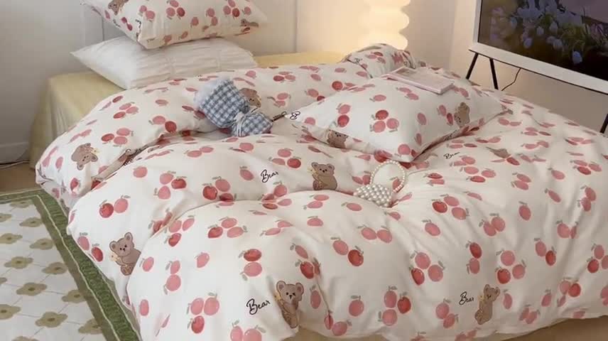 91家纺网 家纺一手货源 找家纺 昔可家纺2022新款奶呼呼卧室四件套 樱桃熊