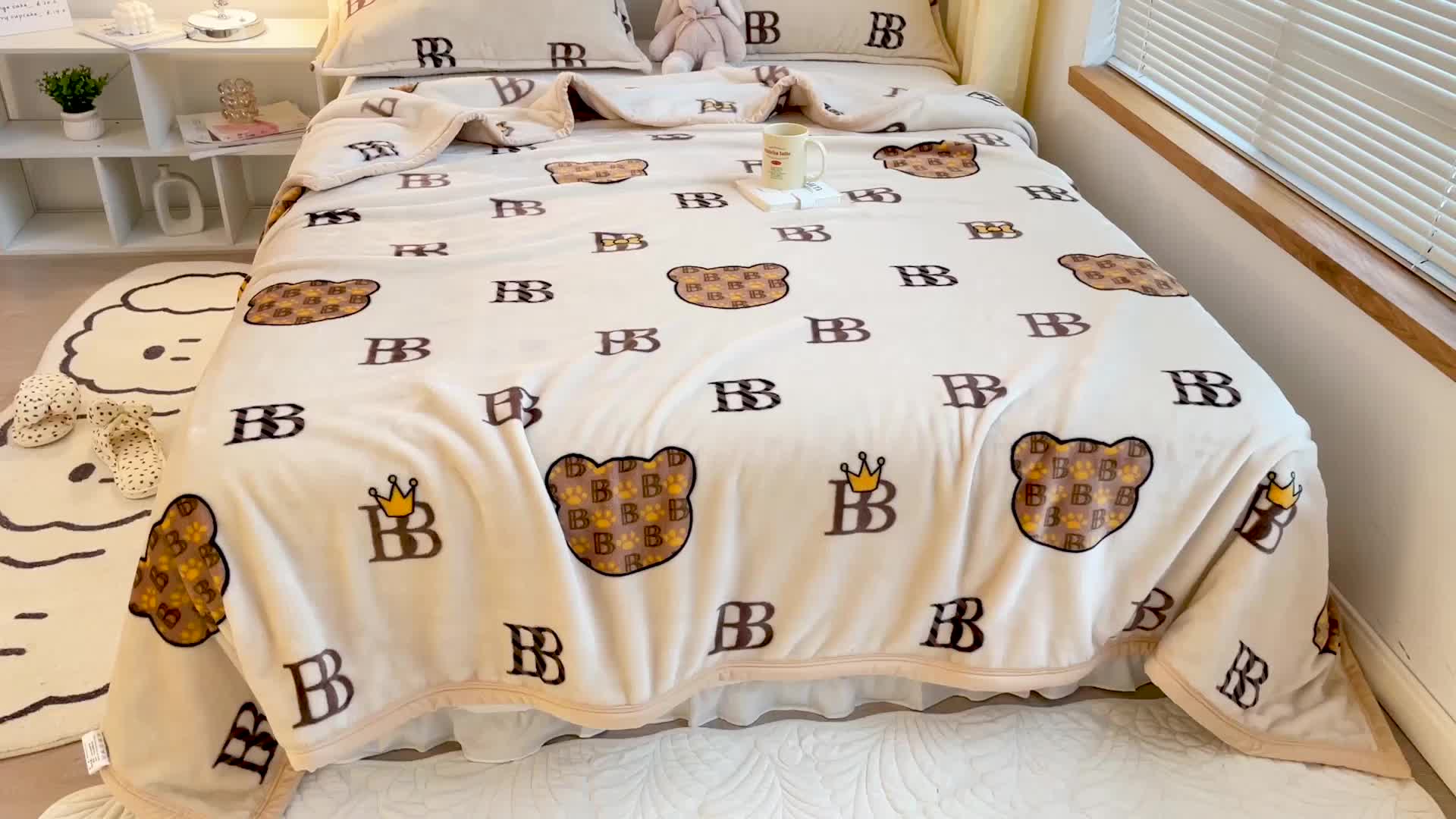 91家纺网 家纺一手货源 找家纺 雅萱家纺 2022新款印花云貂绒毛毯 宝莉熊