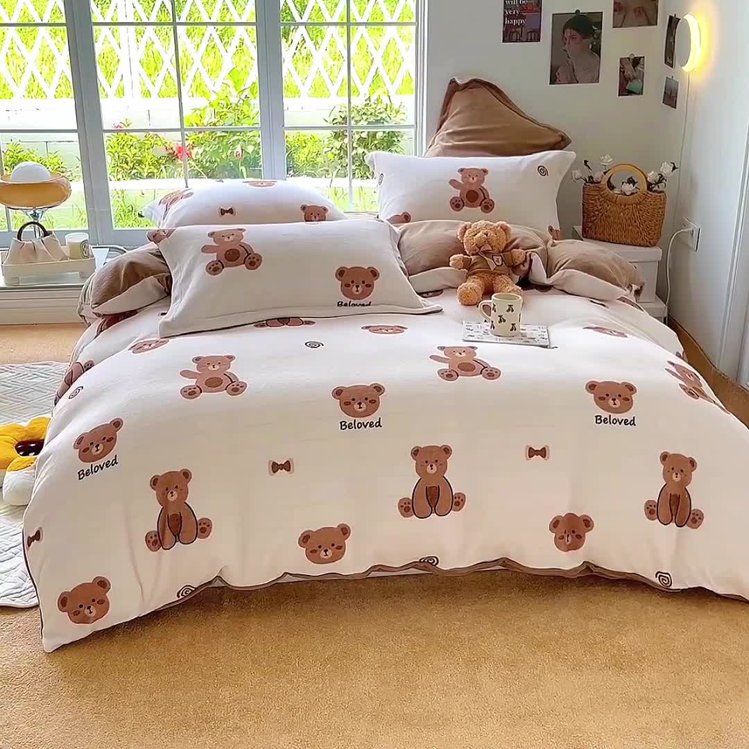 91家纺网 家纺一手货源 找家纺 呗旺鹿 2022年印花小清新加厚保暖牛奶绒四件套直播 淘气熊