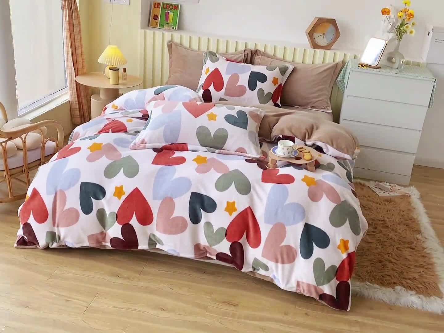 91家纺网 家纺一手货源 找家纺 呗旺鹿 2022高克重印花小清新加厚保暖牛奶绒四件套直播博爱