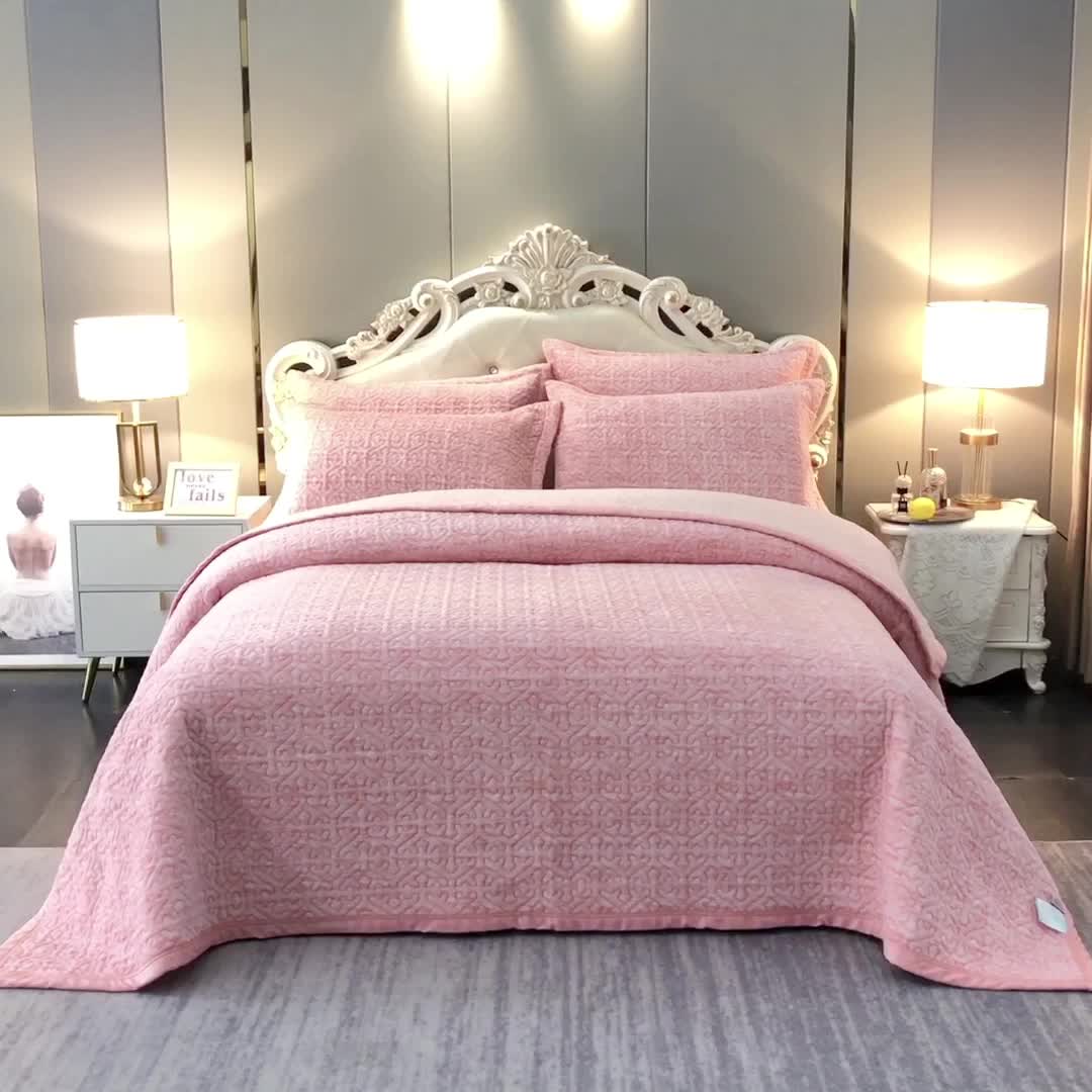 91家纺网 家纺一手货源 找家纺 晶缦 2022新款水波纹色织牛奶绒床盖三件套 涟漪-粉玉