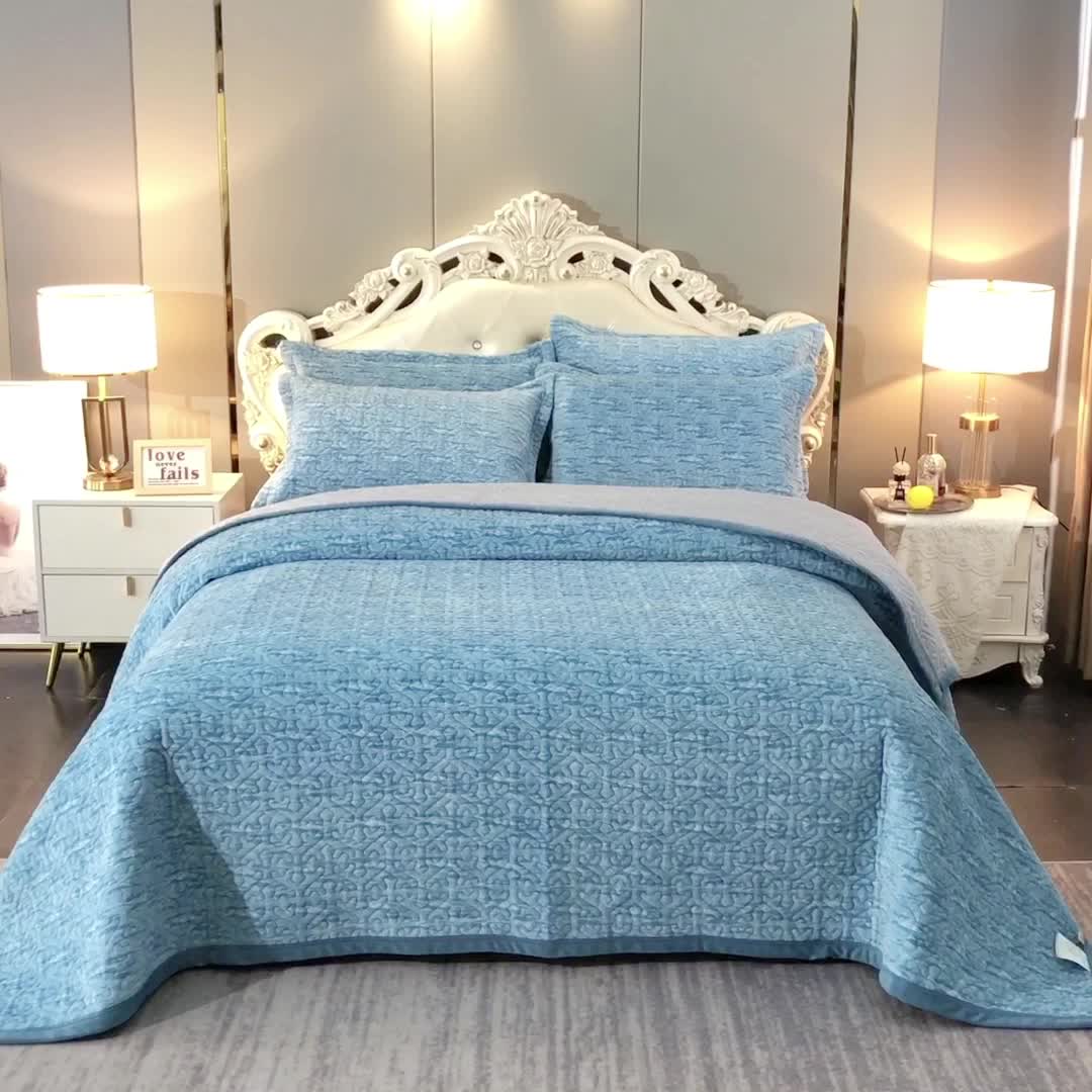 91家纺网 家纺一手货源 找家纺 晶缦 2022新款水波纹色织牛奶绒床盖三件套 涟漪-浅蓝