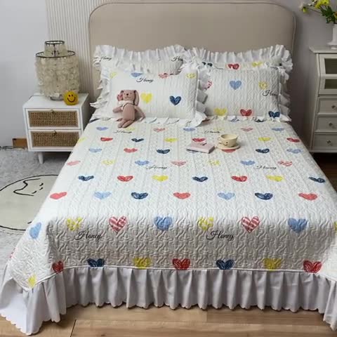 91家纺网 家纺一手货源 找家纺 金盛皇朝2022韩版公主风绗绣三层夹棉床盖宿舍床单心动时光