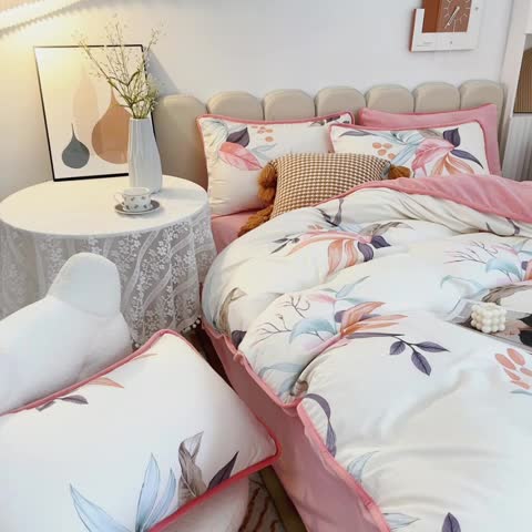 91家纺网 家纺一手货源 找家纺 琪琪阁家纺 2022新款全棉加牛奶绒系列四件套 红颜