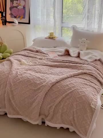 91家纺网 家纺一手货源 找家纺 安哆啦 2022新款塔芙绒提花剪花羊羔绒双面复合毛毯毯子 卡其