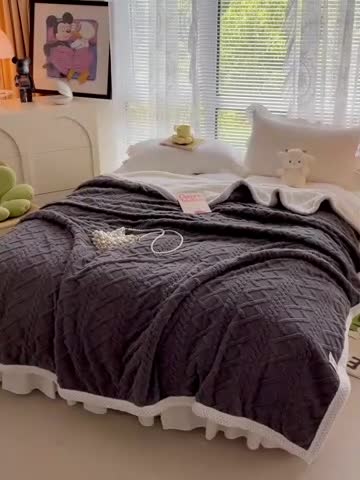 91家纺网 家纺一手货源 找家纺 安哆啦 新款塔芙绒提花剪花羊羔绒双面复合毛毯毯子 绅士灰