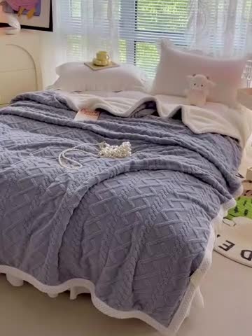 91家纺网 家纺一手货源 找家纺 安哆啦 2022新款塔芙绒提花剪花羊羔绒双面复合毛毯毯子 雾霾蓝