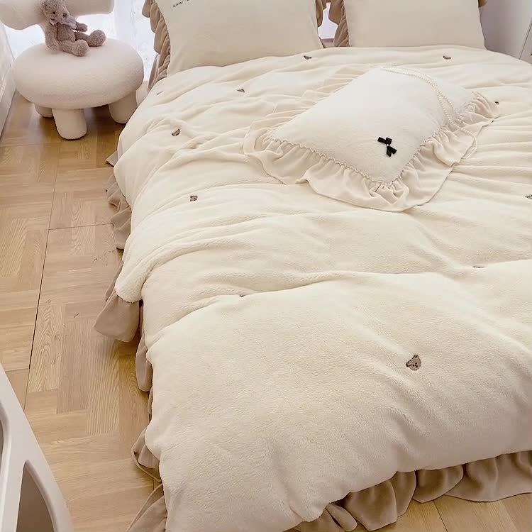 91家纺网 家纺一手货源 找家纺 玛奇朵 2022秋冬新款泰迪绒刺绣系列四件套 泰迪-粉色