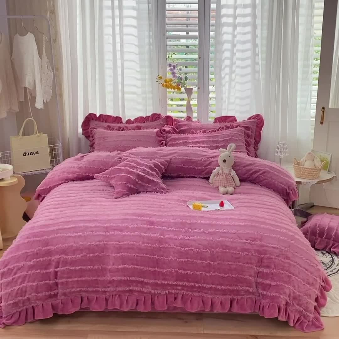 91家纺网 家纺一手货源 找家纺 欧冠家纺 2022新款 高端牛奶绒提花四件套 豆沙红